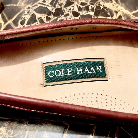 Cole Haan Mens two toned tasseled slip on shoes, excellent pre-owned condition. - Picture 5 of 6